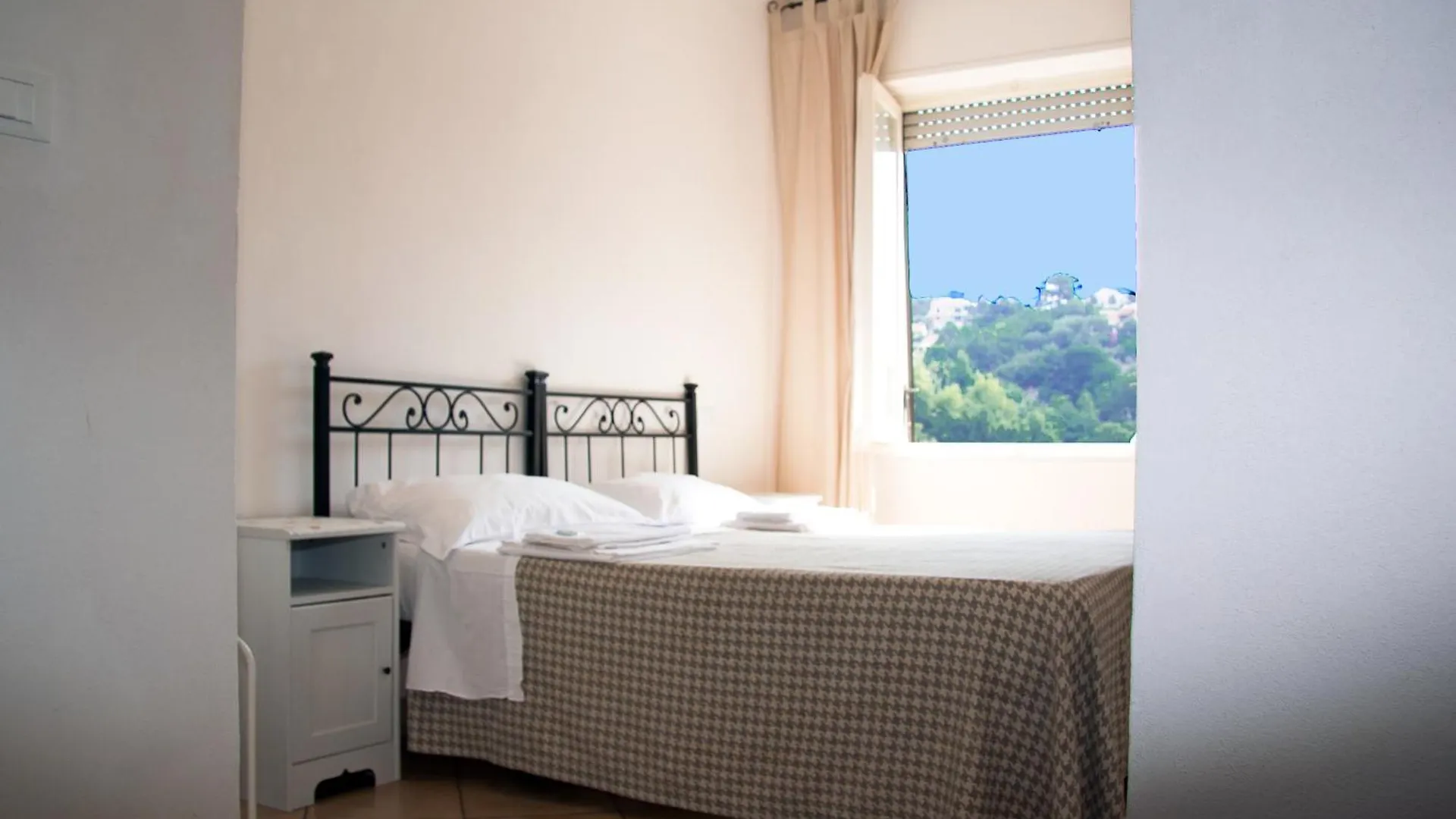 Hotel Overland Toirano 3*,  Italy