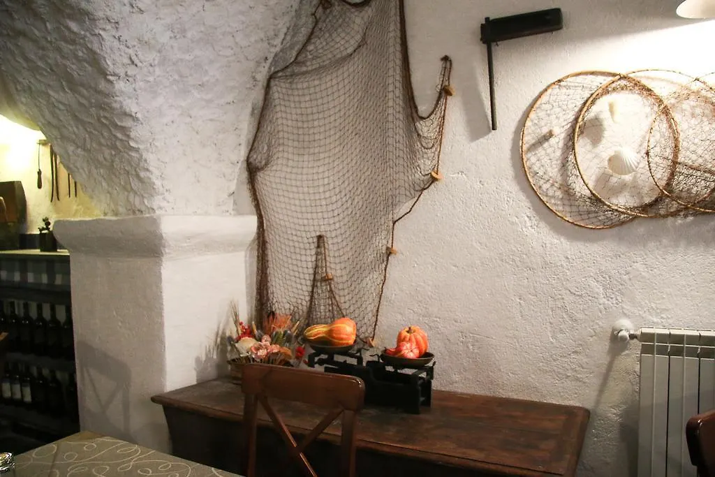Hotel Overland Toirano Italy